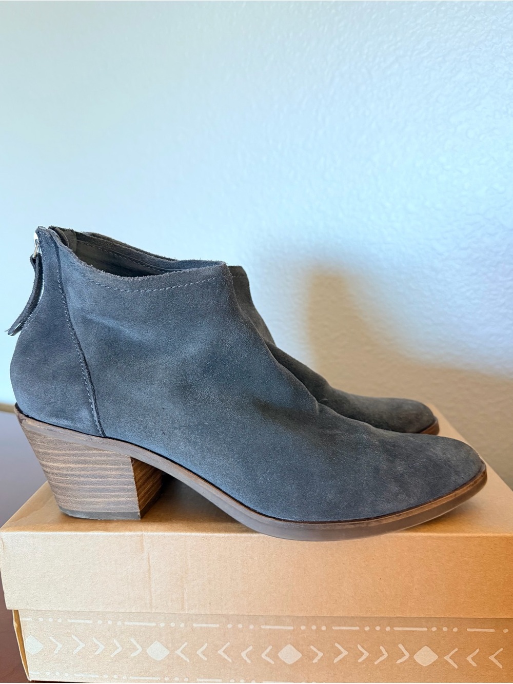 Dolce Vita, Elisa Gray Suede Women's Ankle Boots 9.5M